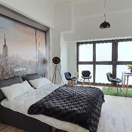 Greenpoint Apartamento Wiener Neustadt Exterior foto